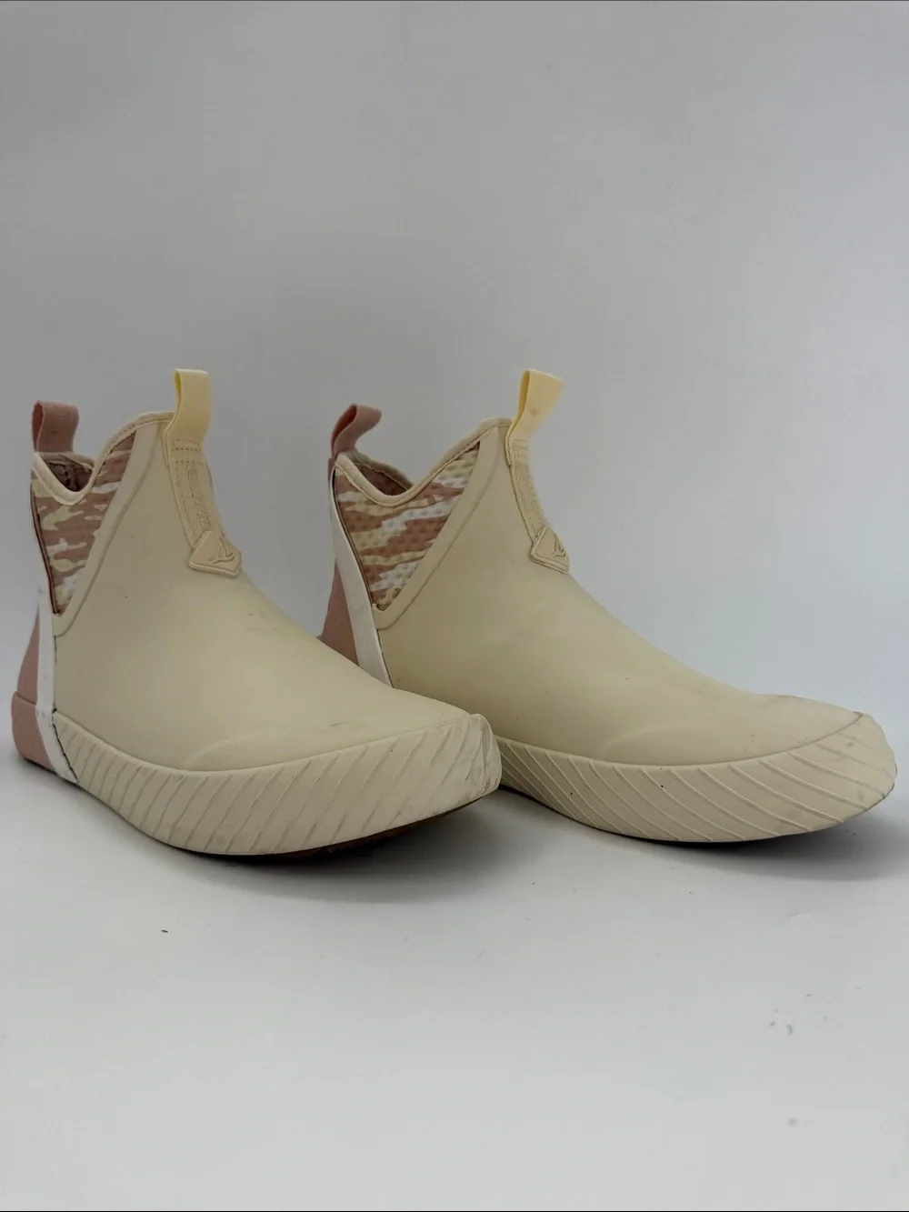 Sperry Womens Cream Chelsea Cutwater Deck Boot Size US 8.0M EU 39